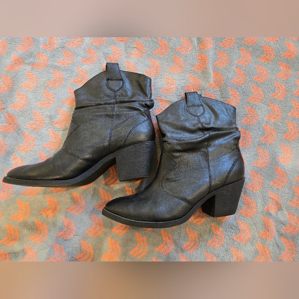 Mossimo Black Women's Size 11 Short Western Style Bootie